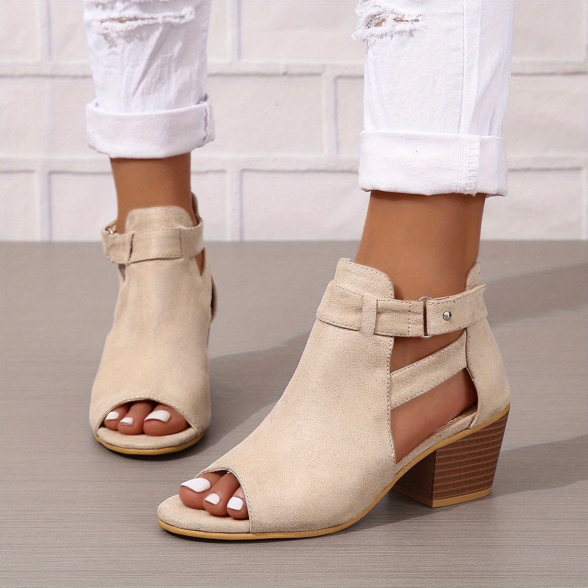 womens chunky heeled sandals peep toe solid color cut out back zipper low heels retro stacked heeled sandals details 4
